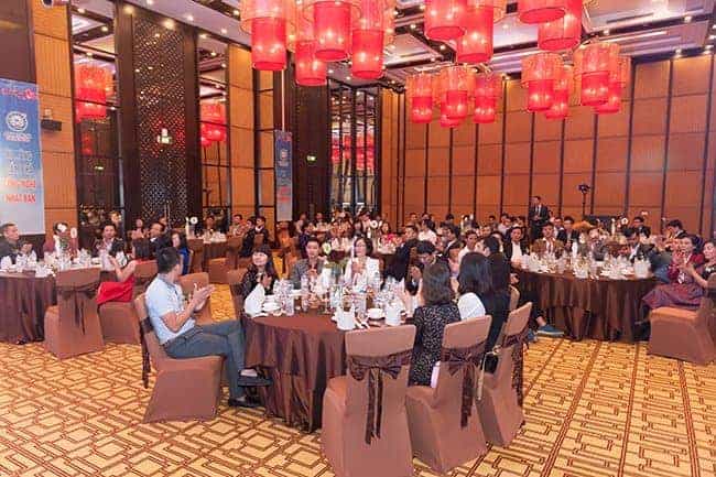 Tổ Chức Hội Nghị Khách Hàng