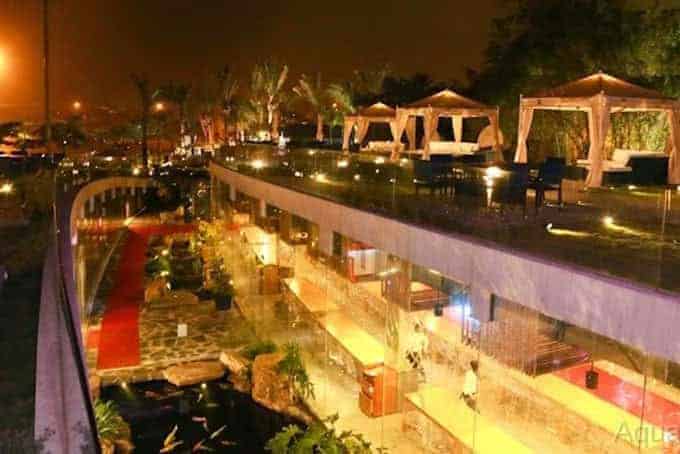 Không Gian Nhà Hàng Nhìn Từ Trên Cao
