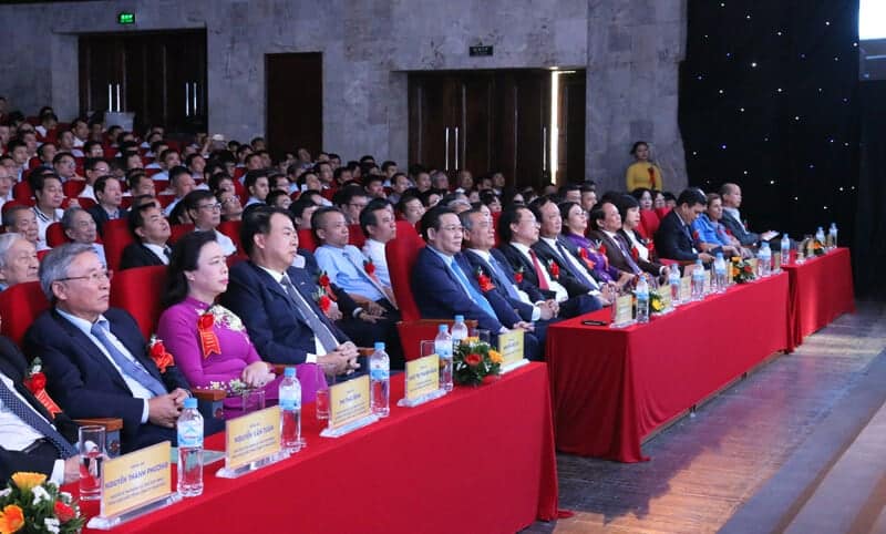 Ý Nghĩa Tổ Chức Lễ Kỷ Niệm Mang Đến Cho Doanh Nghiệp Bạn Cần Biết