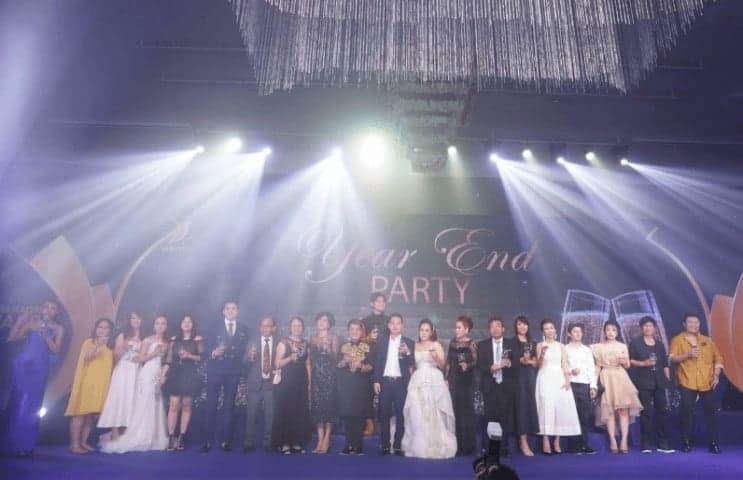 Cách Tổ Chức Đêm Tiệc Year End Party Tưng Bừng Cho Dịp Cuối Năm