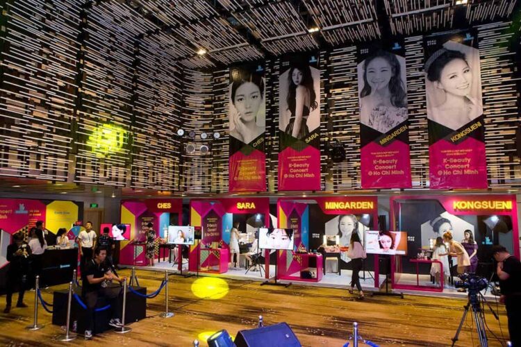 Thu Hút Khách Hàng Với Kịch Bản Event Ra Mắt Sản Phẩm Mới Của Azevent