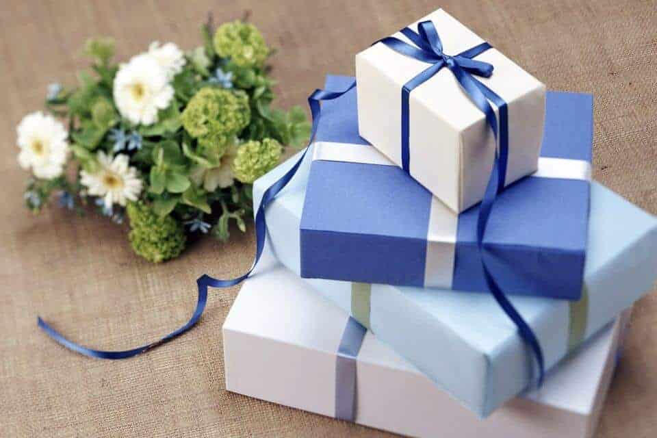Cách Giúp Bạn Chọn Quà Tất Niên Ý Nghĩa Cho Gia Đình, Bạn Bè