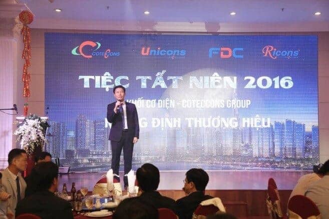 Tổ Chức Chương Trình Tiệc Tất Niên Cho Công Ty Doanh Nghiệp