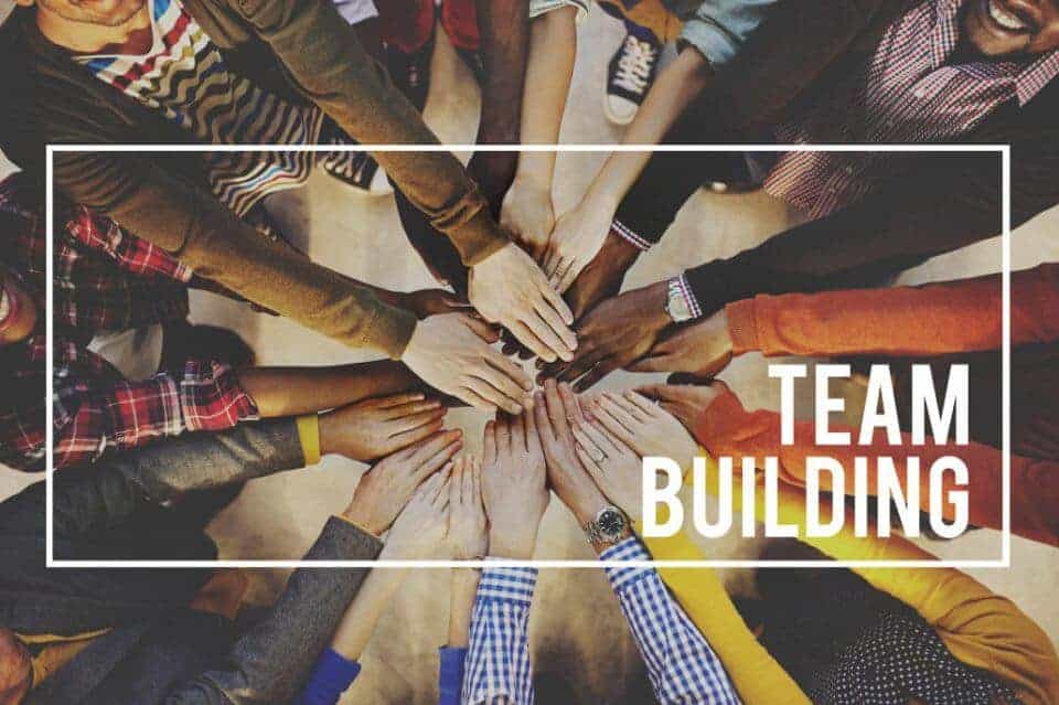Team Building Là Gì? Trò Chơi Nào Thường Được Tổ Chức Ở Team Building?
