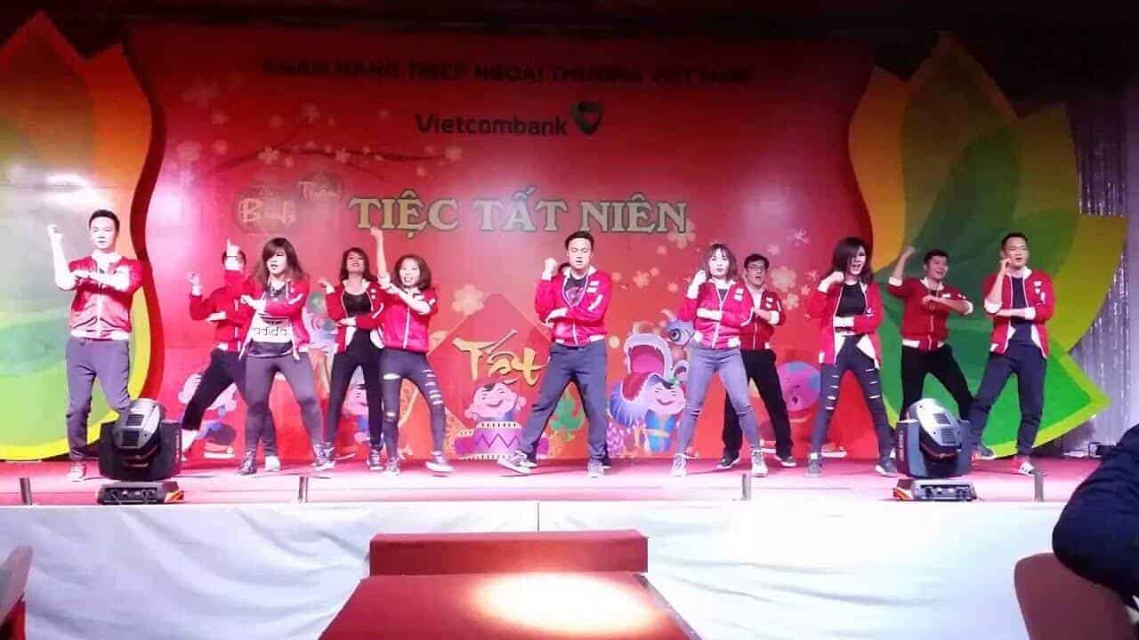 Tổ Chức Chương Trình Tiệc Tất Niên Cho Công Ty Doanh Nghiệp