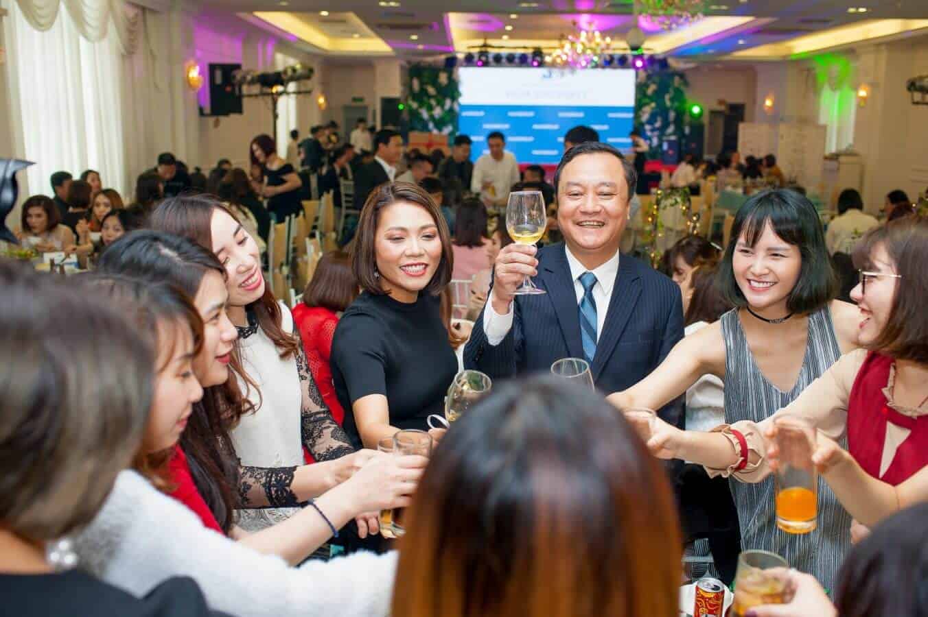 Điều Cần Lưu Ý Trong Văn Hóa Tổ Chức Year End Party Ở Việt Nam