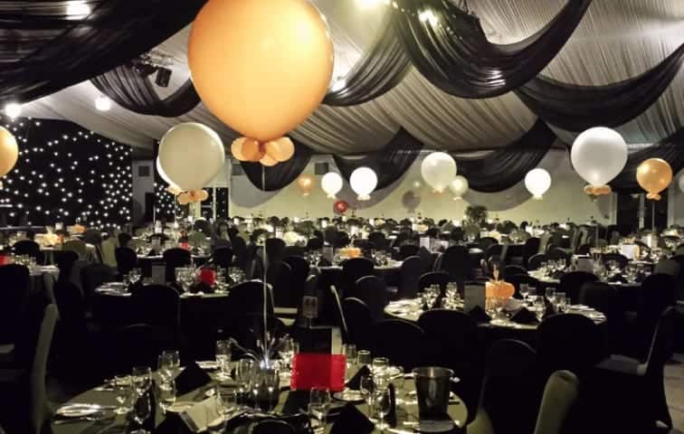 Gợi Ý 4 Ý Tưởng Trang Trí Gala Dinner Hoành Tráng Cho Doanh Nghiệp