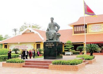 Đại Thi Hào Nguyễn Du