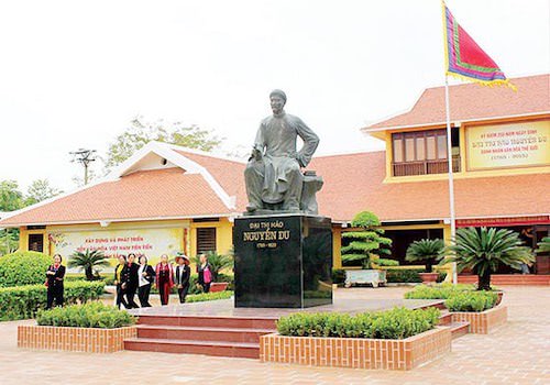 Đại Thi Hào Nguyễn Du