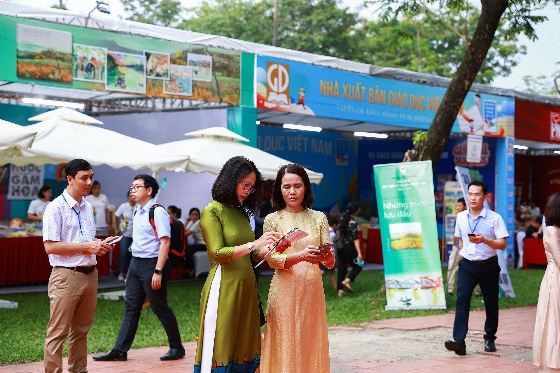 Hội Sách Chào Mừng Ngày Sách Và Văn Hóa Đọc Việt Nam Lần 2