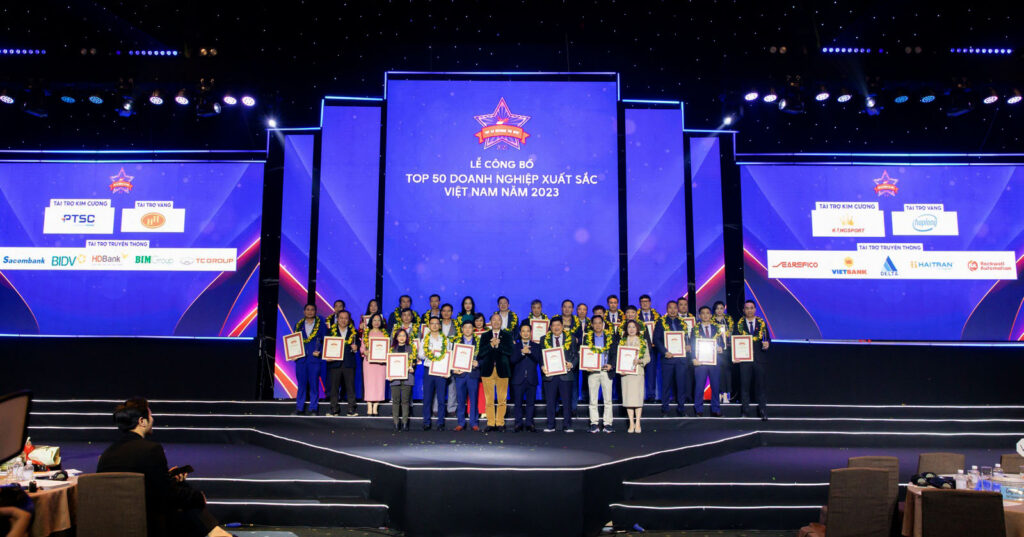 Lễ Công Bố Top 500 Doanh Nghiệp Lớn Nhất Việt Nam &Amp; Top 10 Công Ty Uy Tín Các Ngành Năm 2023