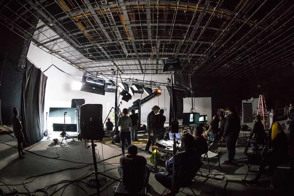 Production House Là Gì? Tìm Hiểu Về Vai Trò Của Production House
