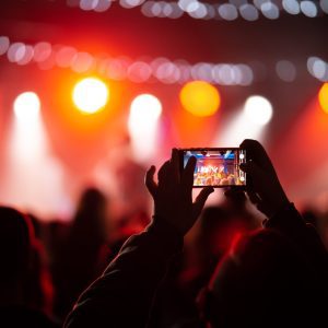 Liveshow Là Gì? Các Loại Hình Liveshow Phổ Biến &Amp; Hướng Dẫn Tổ Chức Liveshow Chuyên Nghiệp Từ A–Z